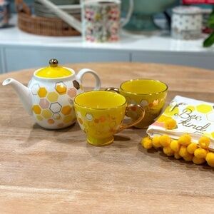 NWOT Paper Source Hello Honey Queen Bee Tea Set Bundle Collection, Set of 5